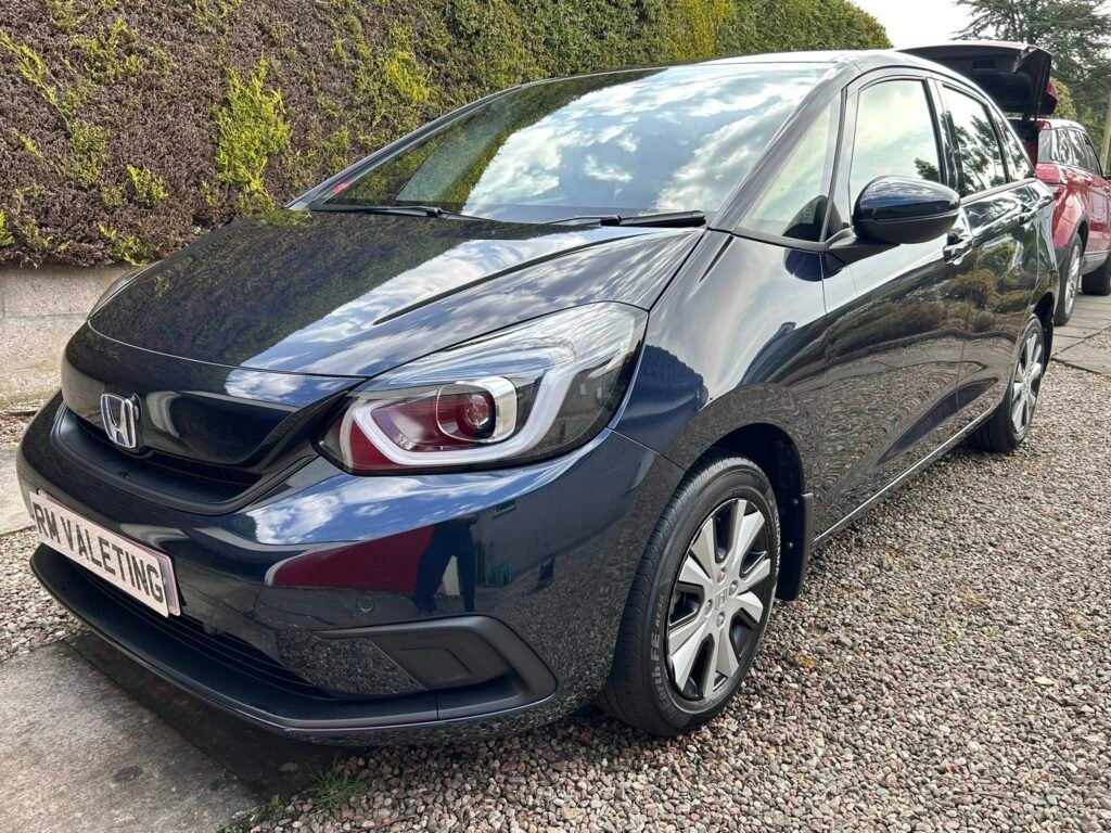 R M-Valeting-1